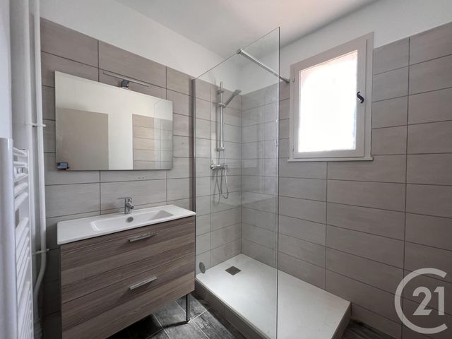 maison à louer - 3 pièces - 85.0 m2 - SANARY SUR MER - 83 - PROVENCE-ALPES-COTE-D-AZUR - Century 21 Colbert Immobilier