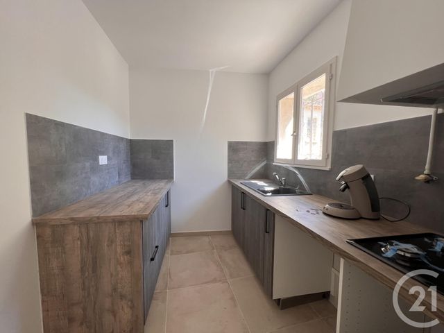 maison à louer - 3 pièces - 85.0 m2 - SANARY SUR MER - 83 - PROVENCE-ALPES-COTE-D-AZUR - Century 21 Colbert Immobilier