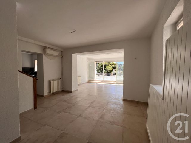 maison à louer - 3 pièces - 85.0 m2 - SANARY SUR MER - 83 - PROVENCE-ALPES-COTE-D-AZUR - Century 21 Colbert Immobilier