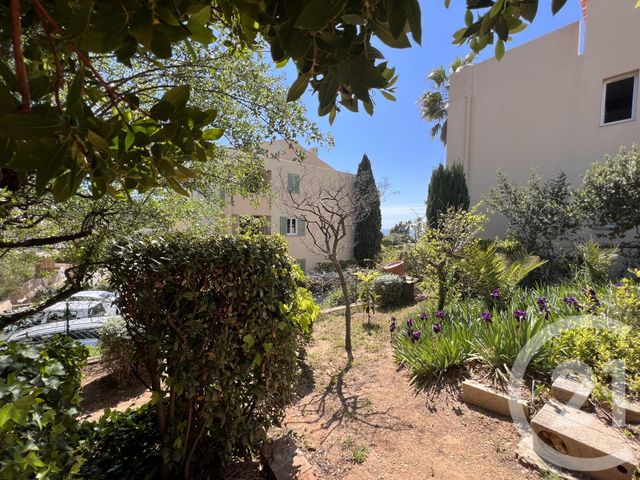 maison à louer - 3 pièces - 85.0 m2 - SANARY SUR MER - 83 - PROVENCE-ALPES-COTE-D-AZUR - Century 21 Colbert Immobilier