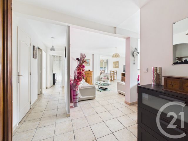 Appartement F3 à louer - 3 pièces - 73.6 m2 - LA VALETTE DU VAR - 83 - PROVENCE-ALPES-COTE-D-AZUR - Century 21 Colbert Immobilier