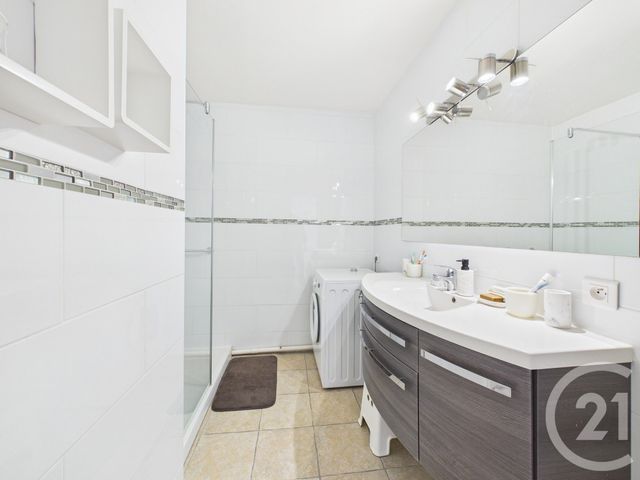 Appartement F3 à louer - 3 pièces - 73.6 m2 - LA VALETTE DU VAR - 83 - PROVENCE-ALPES-COTE-D-AZUR - Century 21 Colbert Immobilier