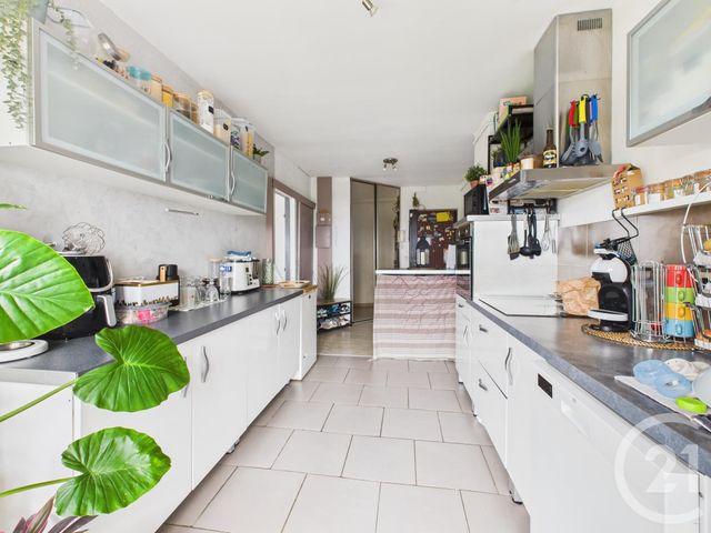 Appartement F3 à vendre - 3 pièces - 63.99 m2 - LA VALETTE DU VAR - 83 - PROVENCE-ALPES-COTE-D-AZUR - Century 21 Colbert Immobilier