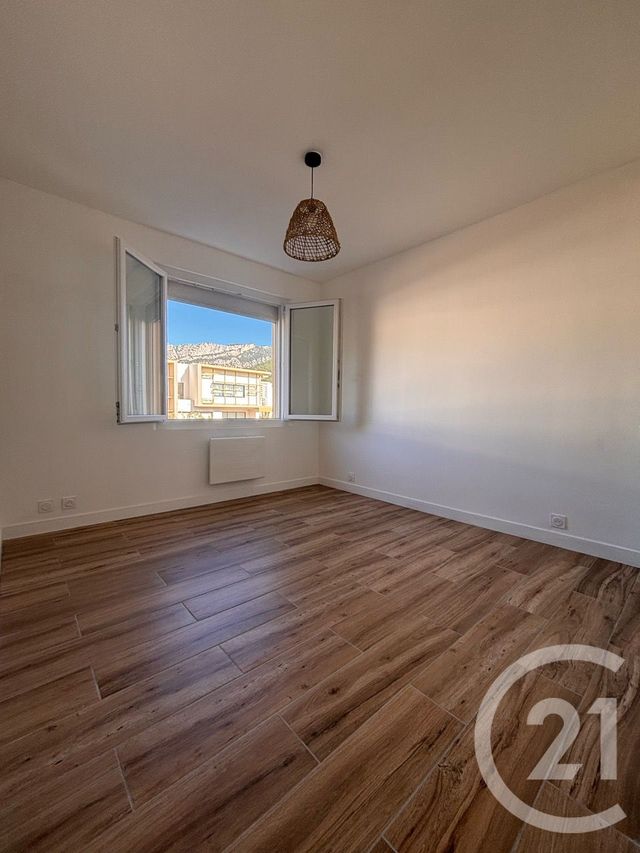 Appartement T3 à vendre - 4 pièces - 58.45 m2 - LA VALETTE DU VAR - 83 - PROVENCE-ALPES-COTE-D-AZUR - Century 21 Colbert Immobilier