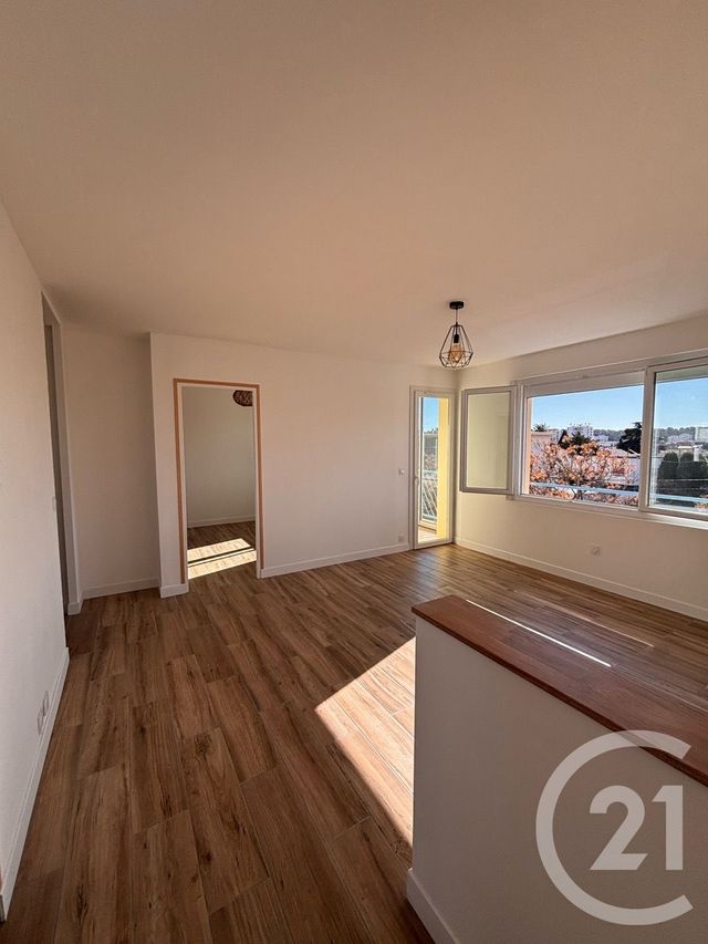 Appartement T3 à vendre - 4 pièces - 58.45 m2 - LA VALETTE DU VAR - 83 - PROVENCE-ALPES-COTE-D-AZUR - Century 21 Colbert Immobilier
