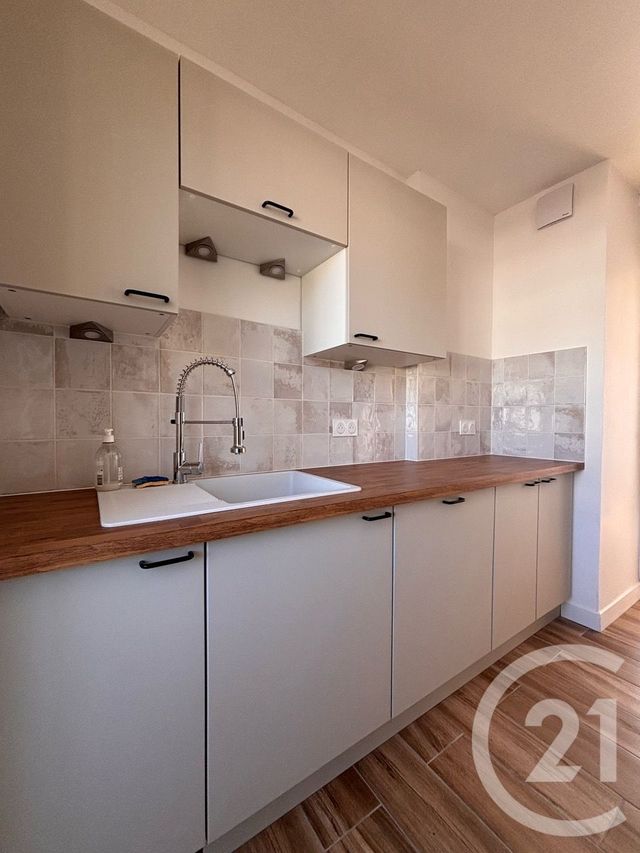Appartement T3 à vendre - 4 pièces - 58.45 m2 - LA VALETTE DU VAR - 83 - PROVENCE-ALPES-COTE-D-AZUR - Century 21 Colbert Immobilier