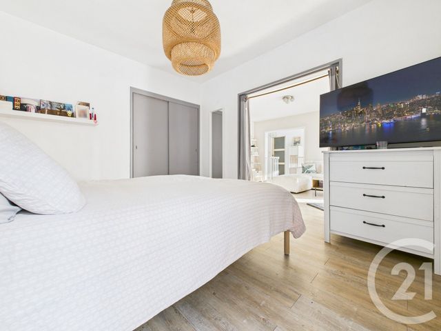 Appartement T4 à vendre - 4 pièces - 72.64 m2 - LA VALETTE DU VAR - 83 - PROVENCE-ALPES-COTE-D-AZUR - Century 21 Colbert Immobilier
