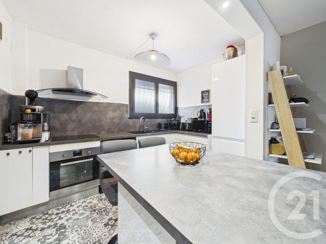 Appartement T4 à vendre - 4 pièces - 72.64 m2 - LA VALETTE DU VAR - 83 - PROVENCE-ALPES-COTE-D-AZUR - Century 21 Colbert Immobilier