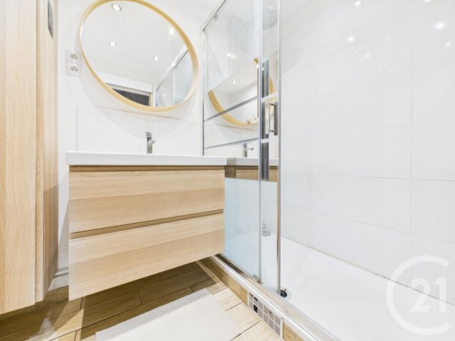 Appartement T4 à vendre - 4 pièces - 72.64 m2 - LA VALETTE DU VAR - 83 - PROVENCE-ALPES-COTE-D-AZUR - Century 21 Colbert Immobilier