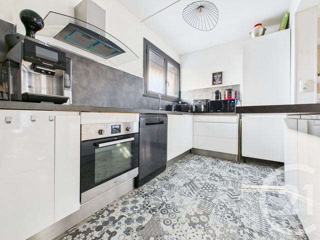 Appartement T4 à vendre - 4 pièces - 72.64 m2 - LA VALETTE DU VAR - 83 - PROVENCE-ALPES-COTE-D-AZUR - Century 21 Colbert Immobilier