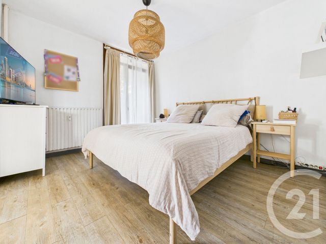 Appartement T4 à vendre - 4 pièces - 72.64 m2 - LA VALETTE DU VAR - 83 - PROVENCE-ALPES-COTE-D-AZUR - Century 21 Colbert Immobilier