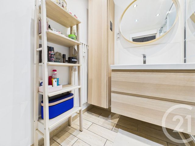 Appartement T4 à vendre - 4 pièces - 72.64 m2 - LA VALETTE DU VAR - 83 - PROVENCE-ALPES-COTE-D-AZUR - Century 21 Colbert Immobilier