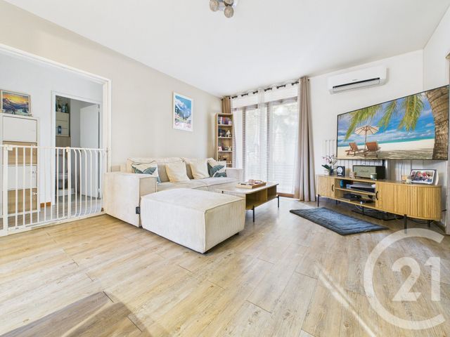 Appartement T4 à vendre - 4 pièces - 72.64 m2 - LA VALETTE DU VAR - 83 - PROVENCE-ALPES-COTE-D-AZUR - Century 21 Colbert Immobilier