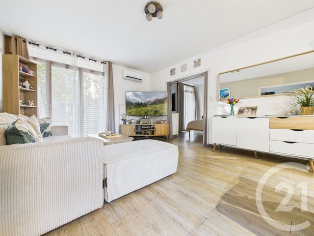 Appartement T4 à vendre - 4 pièces - 72.64 m2 - LA VALETTE DU VAR - 83 - PROVENCE-ALPES-COTE-D-AZUR - Century 21 Colbert Immobilier