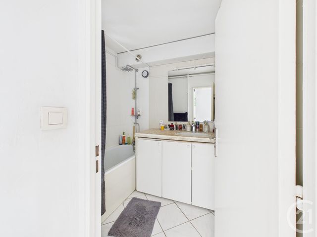 Appartement F3 à louer - 3 pièces - 66.25 m2 - TOULON - 83 - PROVENCE-ALPES-COTE-D-AZUR - Century 21 Colbert Immobilier