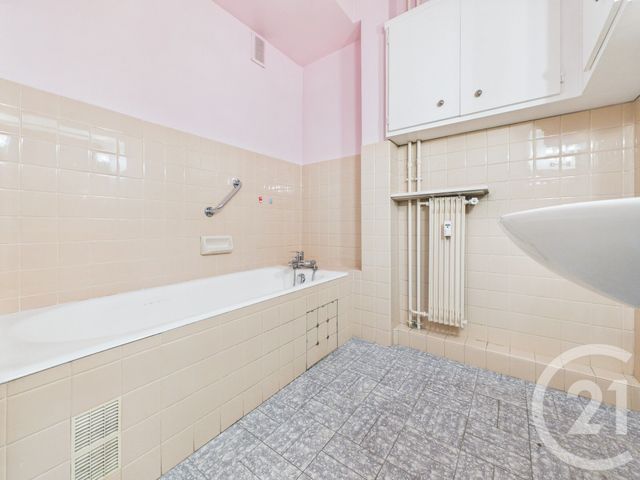 Appartement T3 à vendre - 3 pièces - 70.09 m2 - TOULON - 83 - PROVENCE-ALPES-COTE-D-AZUR - Century 21 Colbert Immobilier