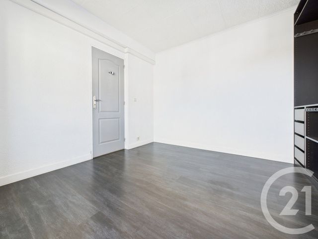 Appartement T4 à louer - 4 pièces - 78.64 m2 - LA GARDE - 83 - PROVENCE-ALPES-COTE-D-AZUR - Century 21 Colbert Immobilier