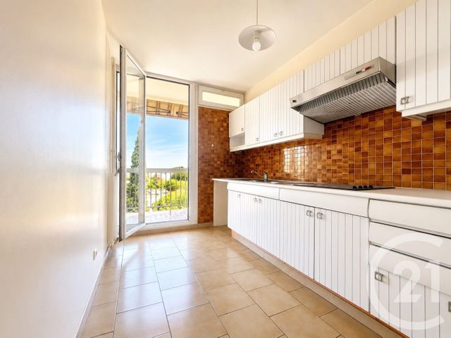 Appartement T5 à vendre - 4 pièces - 99.09 m2 - LA VALETTE DU VAR - 83 - PROVENCE-ALPES-COTE-D-AZUR - Century 21 Colbert Immobilier