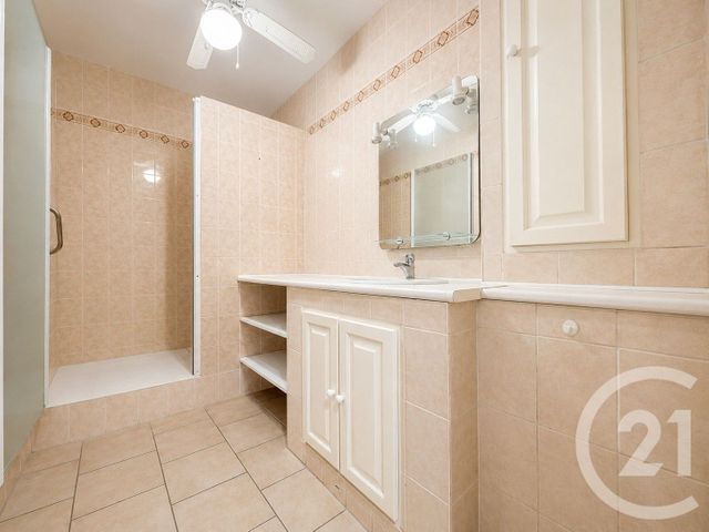 Appartement T5 à vendre - 4 pièces - 99.09 m2 - LA VALETTE DU VAR - 83 - PROVENCE-ALPES-COTE-D-AZUR - Century 21 Colbert Immobilier