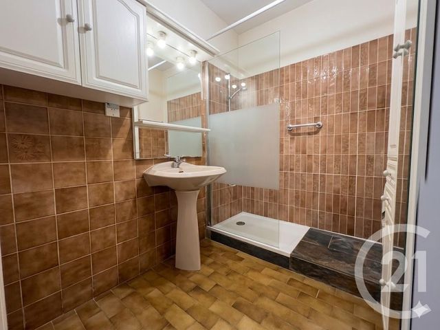 Appartement T3 à vendre - 3 pièces - 71.0 m2 - LA VALETTE DU VAR - 83 - PROVENCE-ALPES-COTE-D-AZUR - Century 21 Colbert Immobilier
