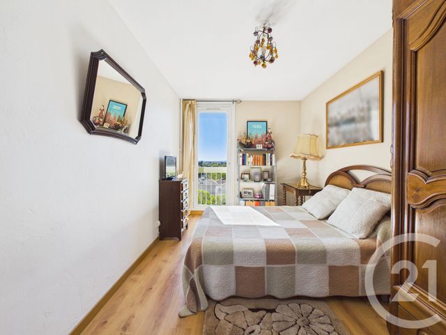 Appartement T4 à vendre - 5 pièces - 87.56 m2 - LA VALETTE DU VAR - 83 - PROVENCE-ALPES-COTE-D-AZUR - Century 21 Colbert Immobilier