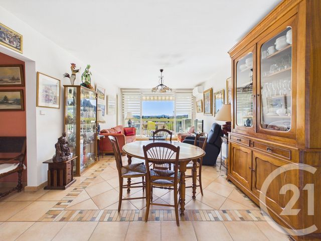 Appartement T4 à vendre - 5 pièces - 87.56 m2 - LA VALETTE DU VAR - 83 - PROVENCE-ALPES-COTE-D-AZUR - Century 21 Colbert Immobilier