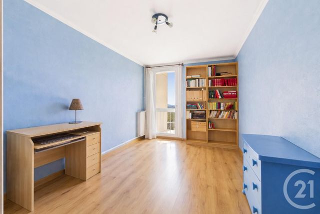 Appartement T4 à vendre - 5 pièces - 87.56 m2 - LA VALETTE DU VAR - 83 - PROVENCE-ALPES-COTE-D-AZUR - Century 21 Colbert Immobilier