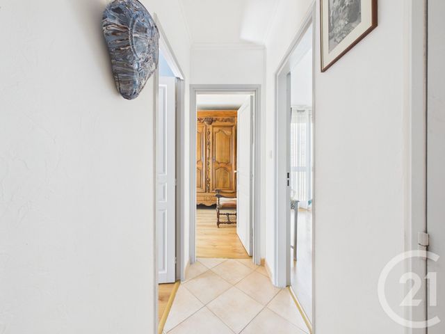 Appartement T4 à vendre - 5 pièces - 87.56 m2 - LA VALETTE DU VAR - 83 - PROVENCE-ALPES-COTE-D-AZUR - Century 21 Colbert Immobilier