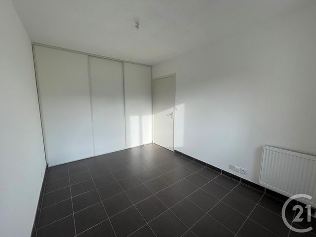 Appartement à louer - 3 pièces - 54.08 m2 - CUERS - 83 - PROVENCE-ALPES-COTE-D-AZUR - Century 21 Colbert Immobilier