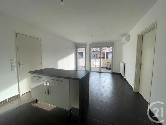 Appartement à louer - 3 pièces - 54.08 m2 - CUERS - 83 - PROVENCE-ALPES-COTE-D-AZUR - Century 21 Colbert Immobilier