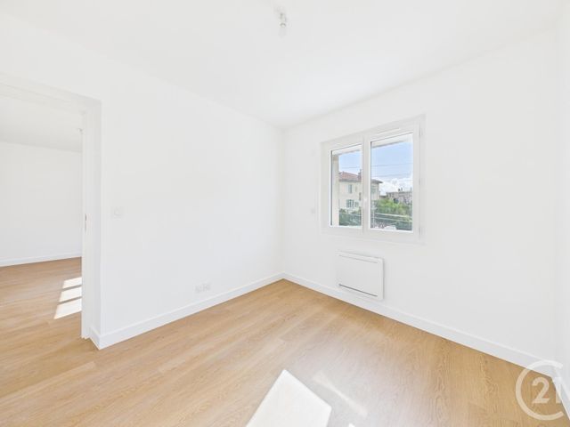 Appartement F3 à louer - 3 pièces - 52.4 m2 - TOULON - 83 - PROVENCE-ALPES-COTE-D-AZUR - Century 21 Colbert Immobilier