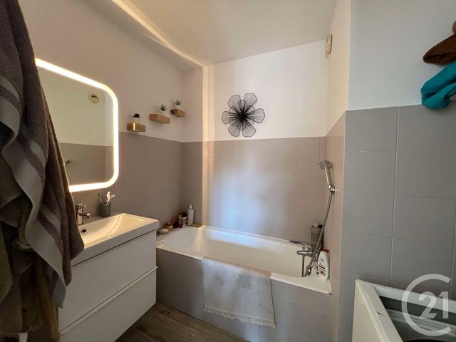 Appartement F1 à louer - 1 pièce - 35.0 m2 - LA VALETTE DU VAR - 83 - PROVENCE-ALPES-COTE-D-AZUR - Century 21 Colbert Immobilier