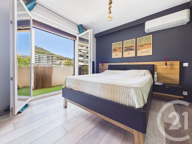 Appartement T4 à vendre - 4 pièces - 76.44 m2 - TOULON - 83 - PROVENCE-ALPES-COTE-D-AZUR - Century 21 Colbert Immobilier