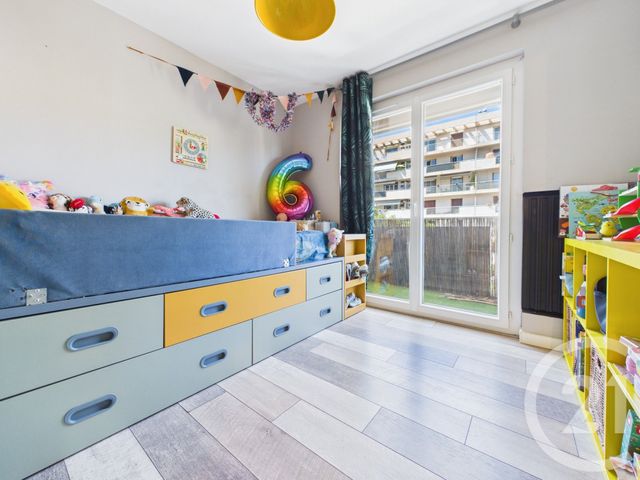 Appartement T4 à vendre - 4 pièces - 76.44 m2 - TOULON - 83 - PROVENCE-ALPES-COTE-D-AZUR - Century 21 Colbert Immobilier