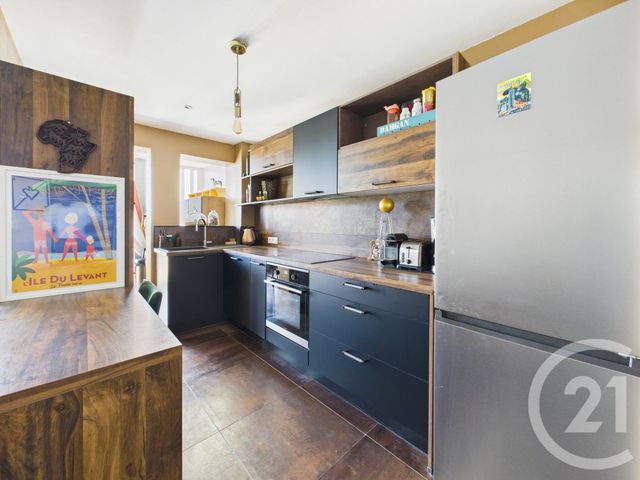 Appartement T4 à vendre - 4 pièces - 76.44 m2 - TOULON - 83 - PROVENCE-ALPES-COTE-D-AZUR - Century 21 Colbert Immobilier