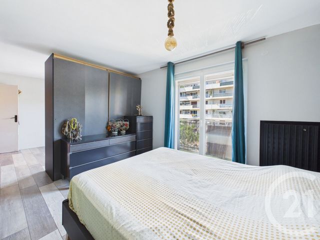 Appartement T4 à vendre - 4 pièces - 76.44 m2 - TOULON - 83 - PROVENCE-ALPES-COTE-D-AZUR - Century 21 Colbert Immobilier