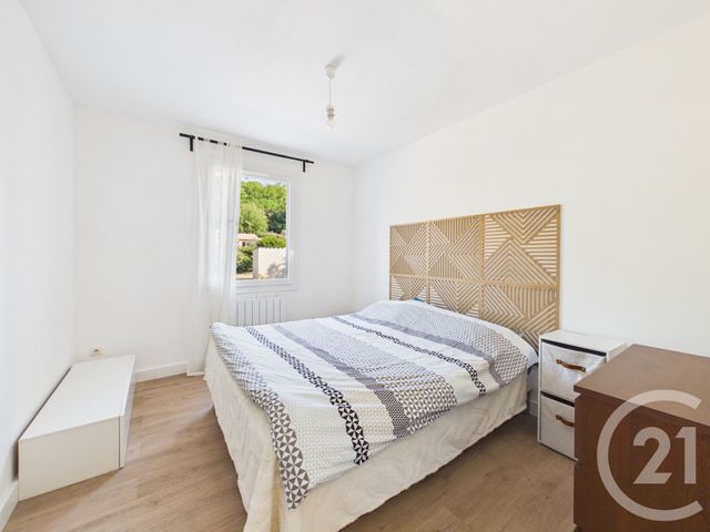 maison à louer - 4 pièces - 86.0 m2 - MEOUNES LES MONTRIEUX - 83 - PROVENCE-ALPES-COTE-D-AZUR - Century 21 Colbert Immobilier