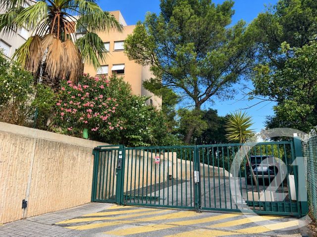 parking à louer - 13.0 m2 - TOULON - 83 - PROVENCE-ALPES-COTE-D-AZUR - Century 21 Colbert Immobilier