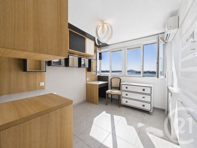 Appartement T4 à vendre - 4 pièces - 69.92 m2 - TOULON - 83 - PROVENCE-ALPES-COTE-D-AZUR - Century 21 Colbert Immobilier