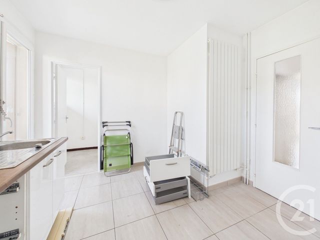 Appartement F2 à louer - 2 pièces - 55.6 m2 - TOULON - 83 - PROVENCE-ALPES-COTE-D-AZUR - Century 21 Colbert Immobilier