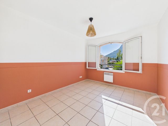 Appartement F3 à vendre - 3 pièces - 74.18 m2 - LA FARLEDE - 83 - PROVENCE-ALPES-COTE-D-AZUR - Century 21 Colbert Immobilier