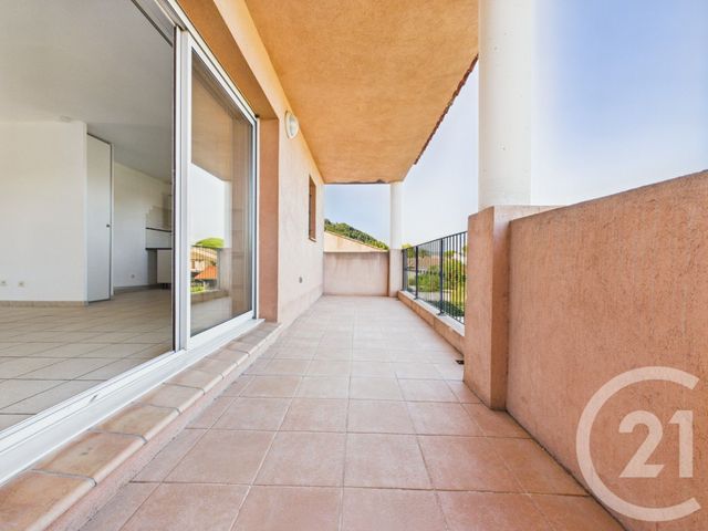 Appartement F3 à vendre - 3 pièces - 74.18 m2 - LA FARLEDE - 83 - PROVENCE-ALPES-COTE-D-AZUR - Century 21 Colbert Immobilier