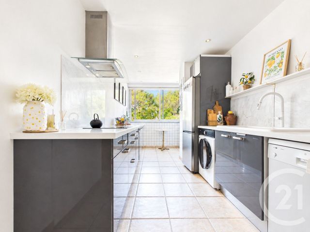 Appartement T5 à vendre - 5 pièces - 78.87 m2 - LA VALETTE DU VAR - 83 - PROVENCE-ALPES-COTE-D-AZUR - Century 21 Colbert Immobilier