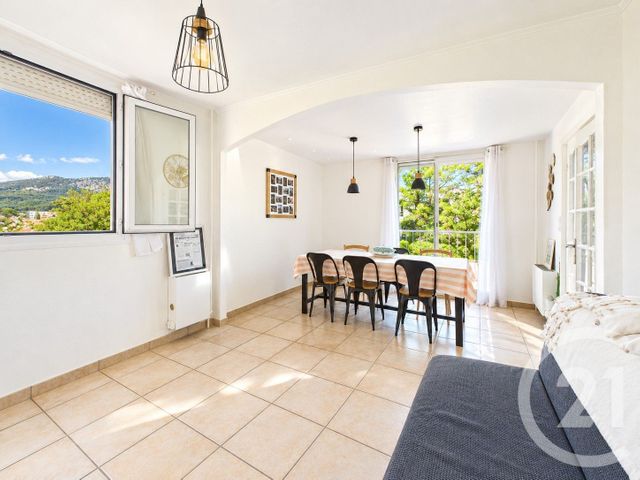 Appartement T5 à vendre - 5 pièces - 78.87 m2 - LA VALETTE DU VAR - 83 - PROVENCE-ALPES-COTE-D-AZUR - Century 21 Colbert Immobilier