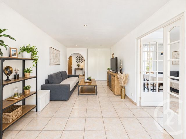 Appartement T5 à vendre - 5 pièces - 78.87 m2 - LA VALETTE DU VAR - 83 - PROVENCE-ALPES-COTE-D-AZUR - Century 21 Colbert Immobilier