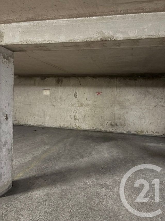 parking à louer - 10.0 m2 - TOULON - 83 - PROVENCE-ALPES-COTE-D-AZUR - Century 21 Colbert Immobilier
