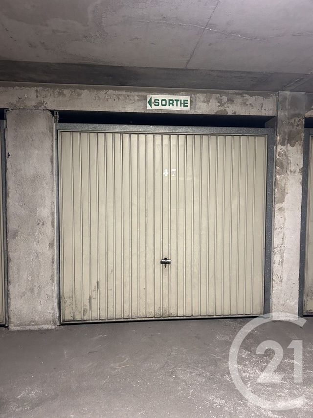 parking à louer - 12.0 m2 - TOULON - 83 - PROVENCE-ALPES-COTE-D-AZUR - Century 21 Colbert Immobilier