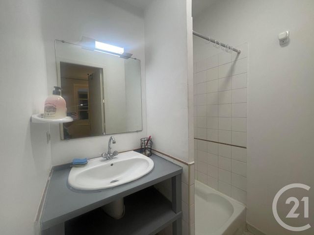 Appartement T1 à louer - 1 pièce - 30.0 m2 - TOULON - 83 - PROVENCE-ALPES-COTE-D-AZUR - Century 21 Colbert Immobilier